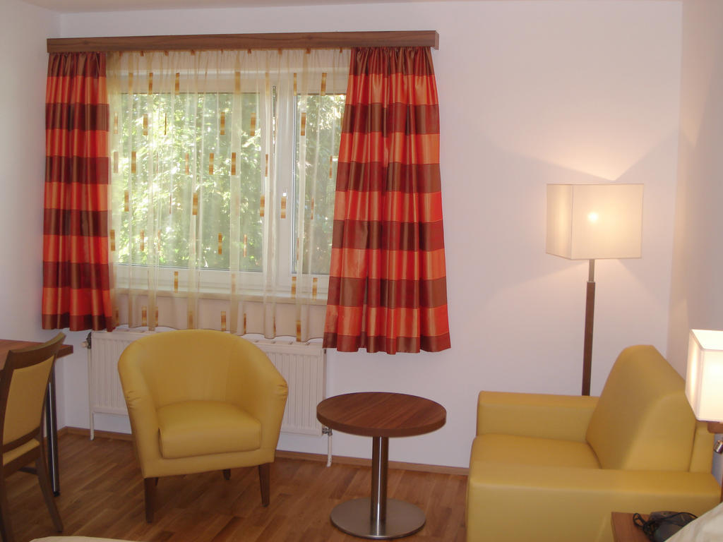 Hotel Almtalerhof Traun Εξωτερικό φωτογραφία