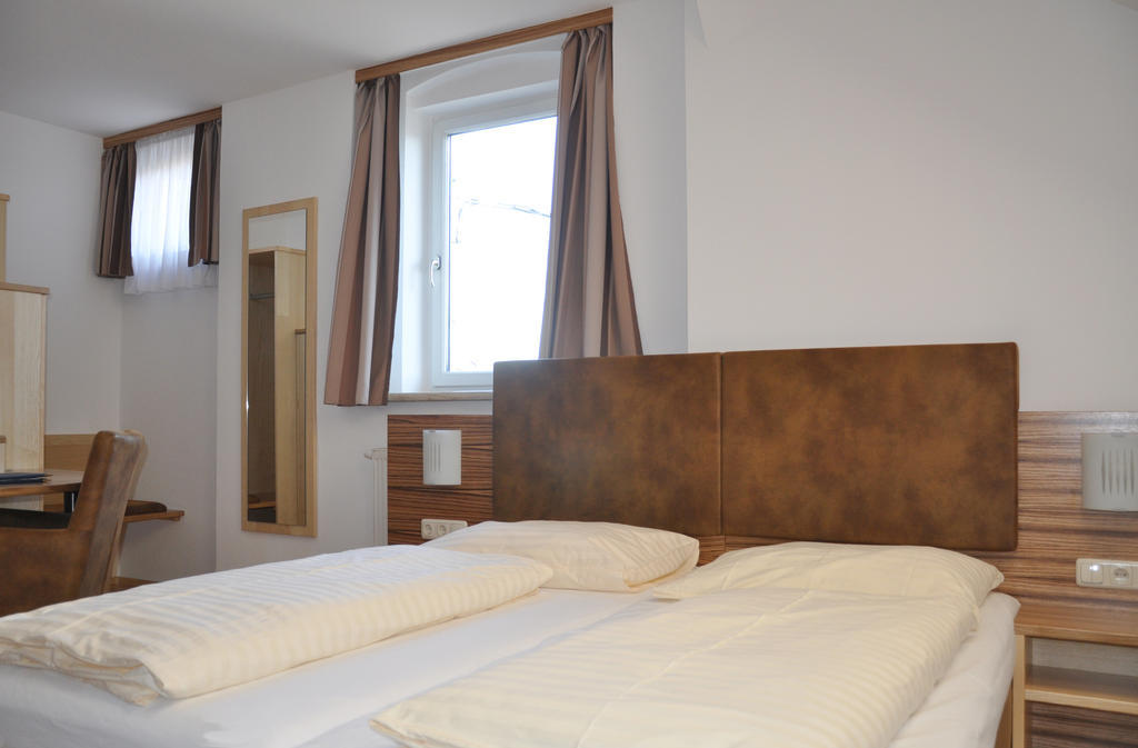 Hotel Almtalerhof Traun Δωμάτιο φωτογραφία